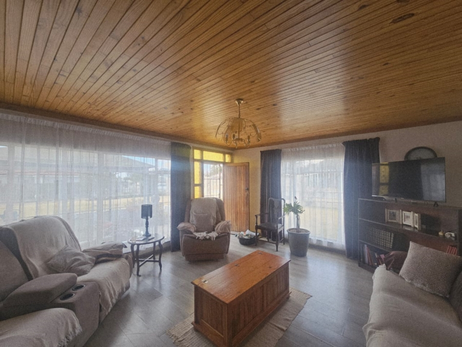 4 Bedroom Property for Sale in Ladybrand Free State